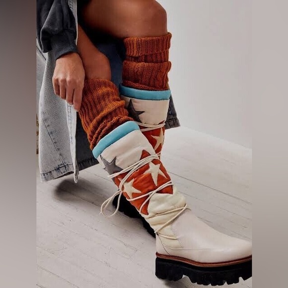 Free‎ People Puffer Boots - Picture 2 of 7